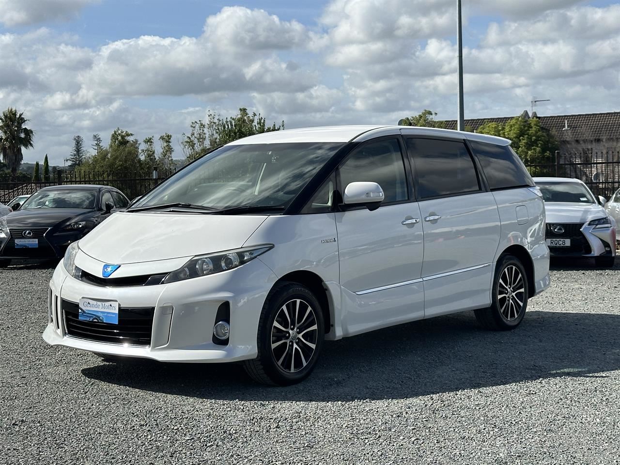 Vehicle image 3