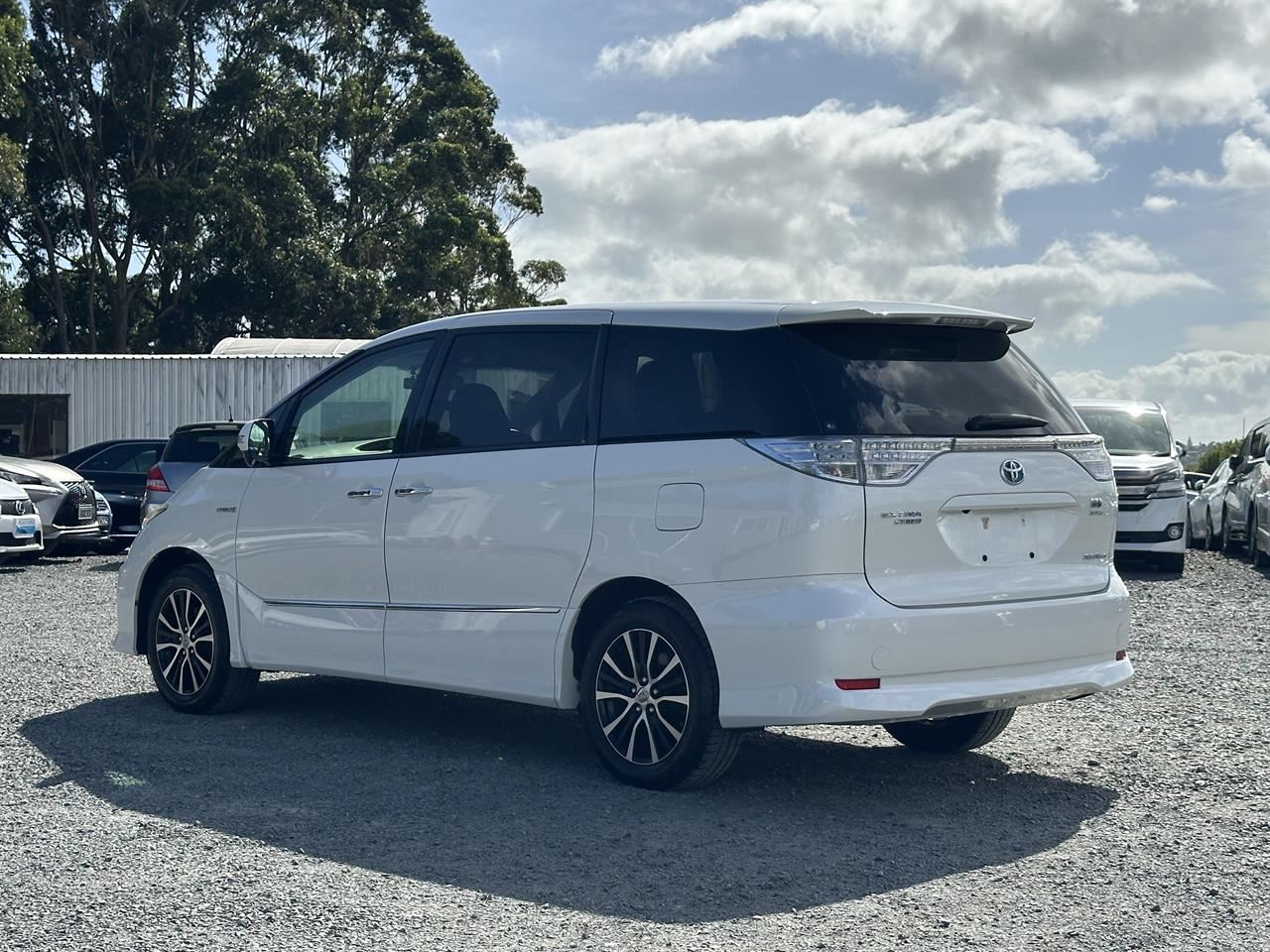 Vehicle image 5