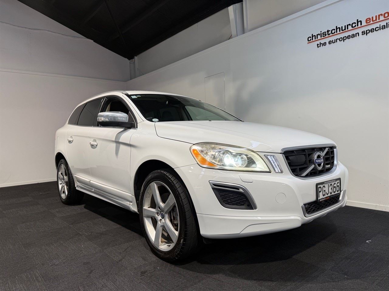 Vehicle image 4