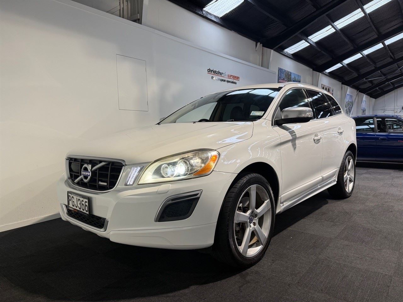 Vehicle image 5