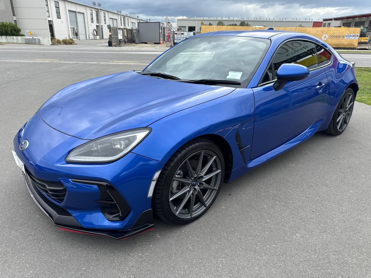 Vehicle image 4