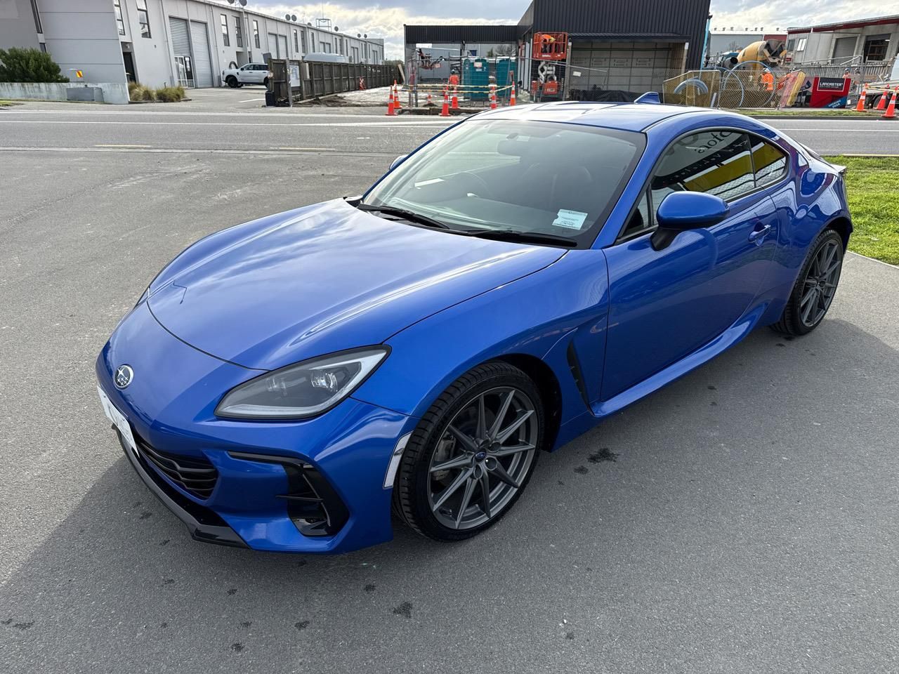 Vehicle image 4