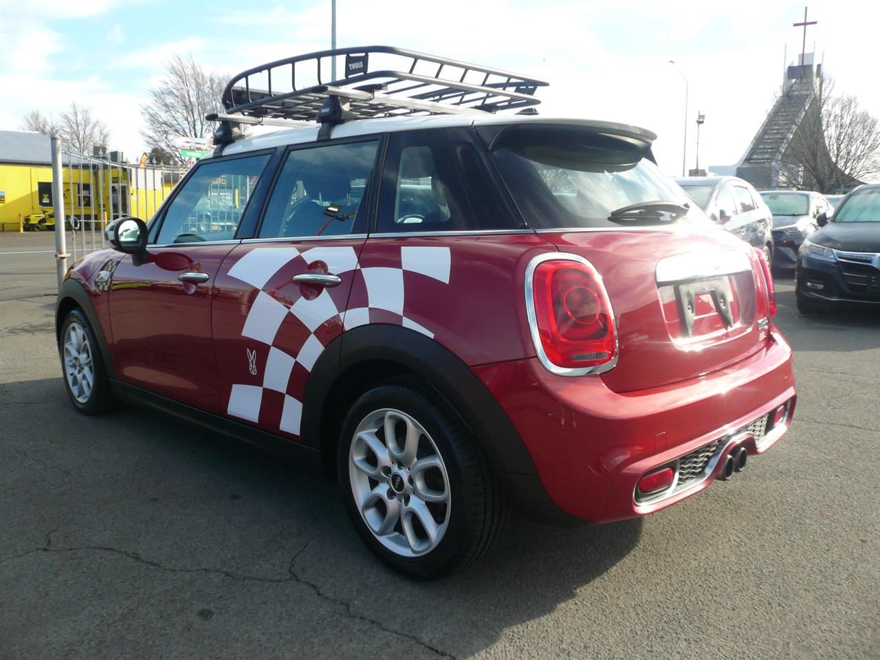 Vehicle image 4