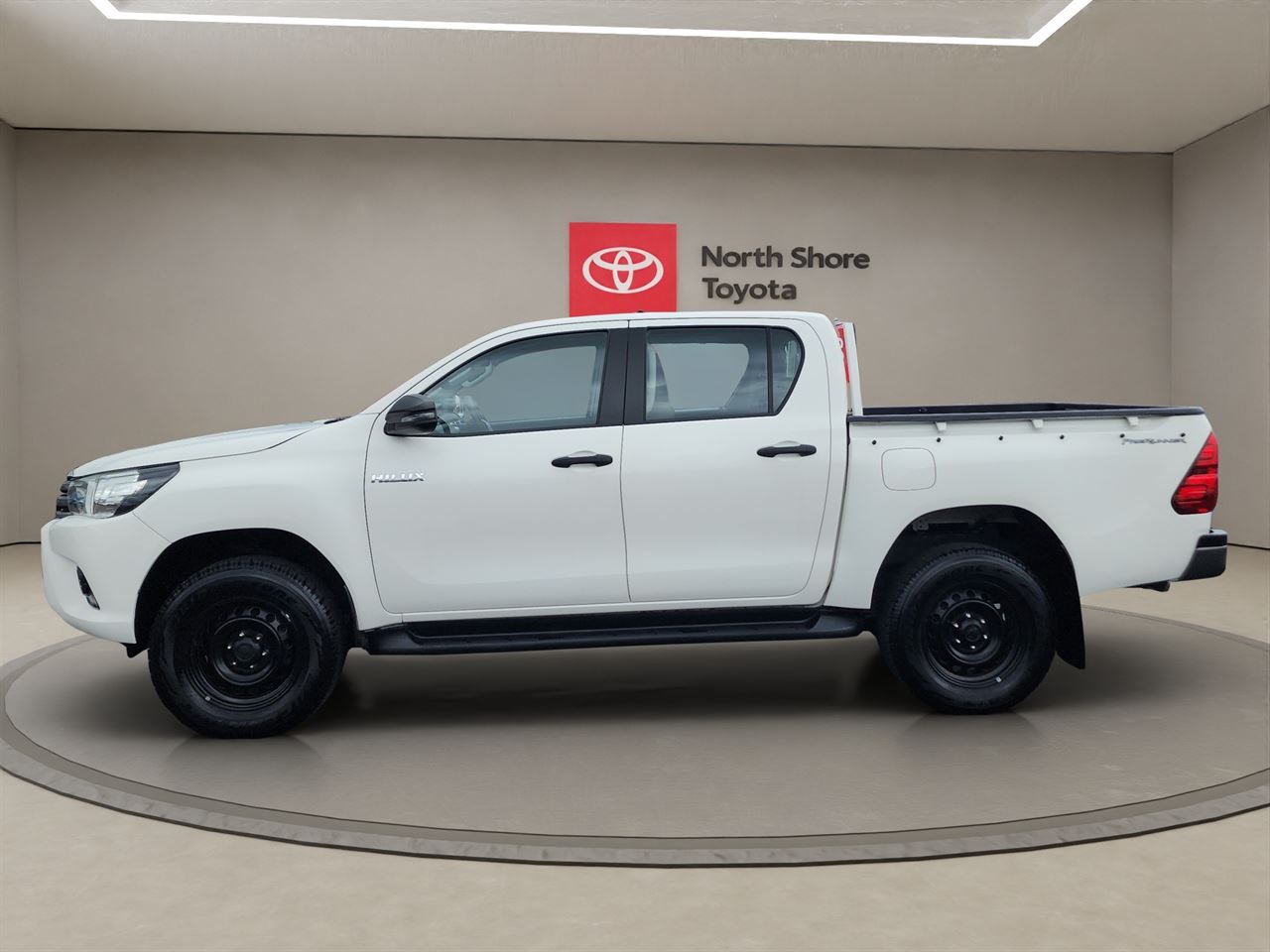 Vehicle image 4