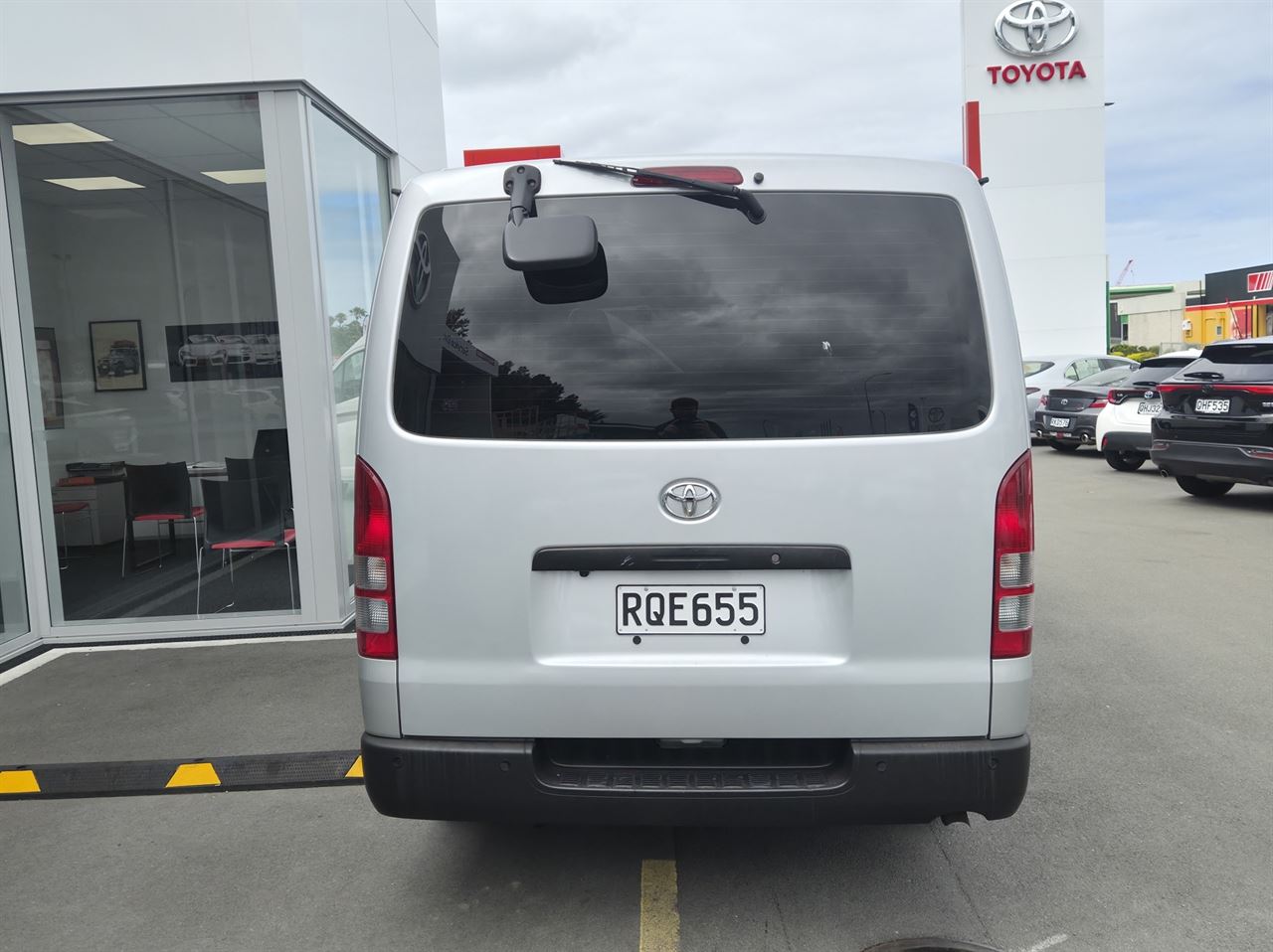 Vehicle image 4