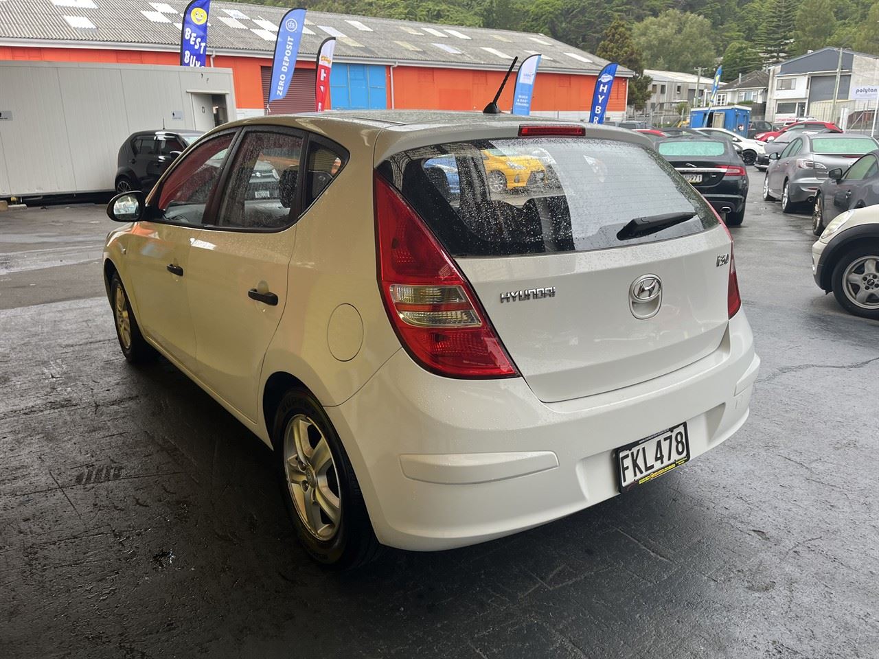 Vehicle image 4