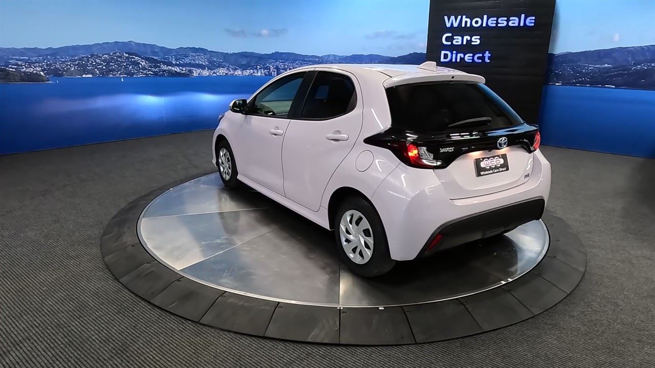 Vehicle image 3
