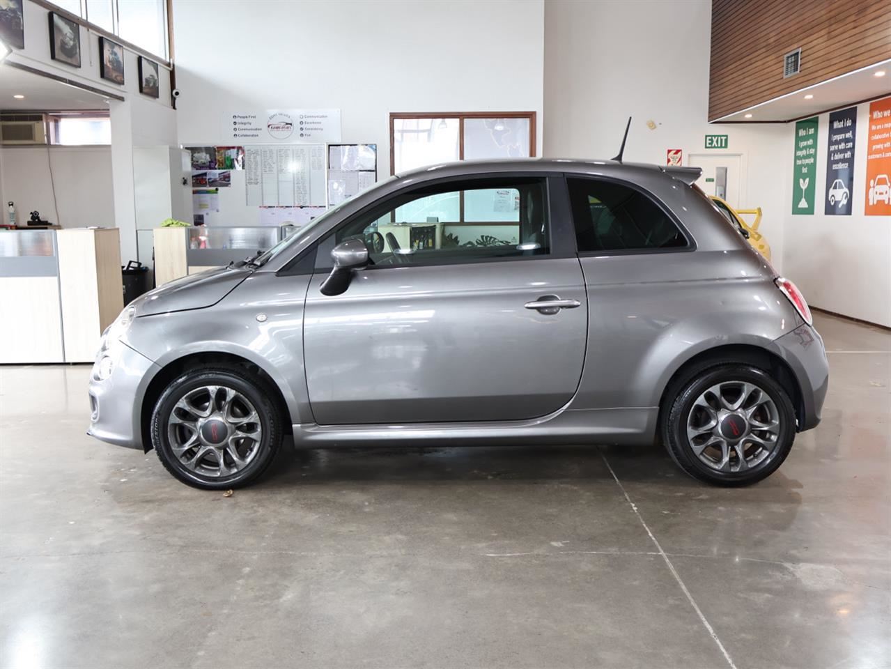 Vehicle image 5