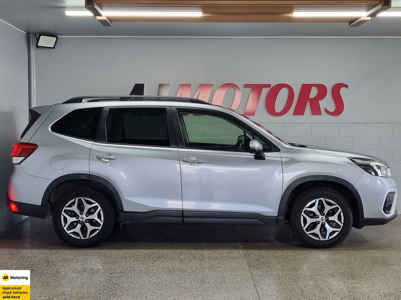 Vehicle image 5