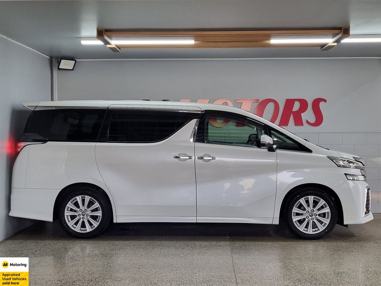 Vehicle image 5