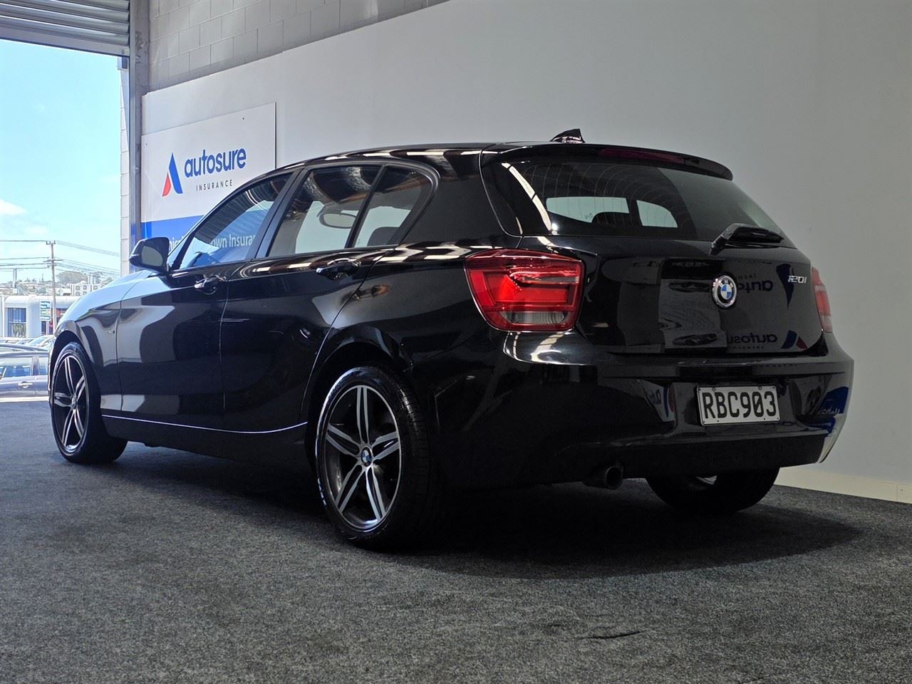 Vehicle image 5