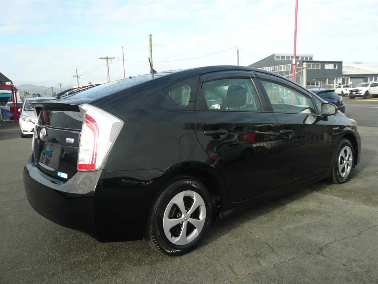 Vehicle image 4