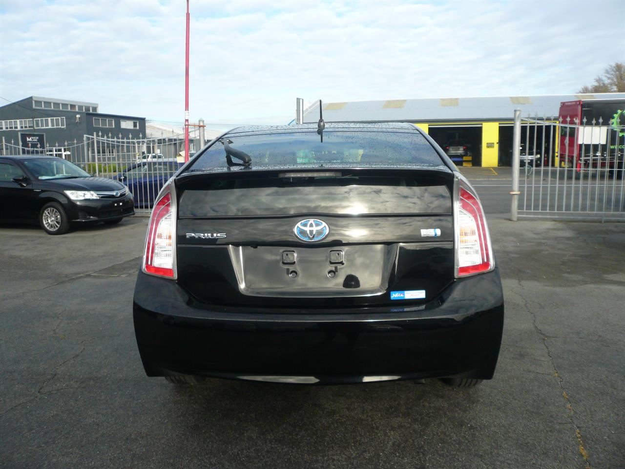 Vehicle image 5
