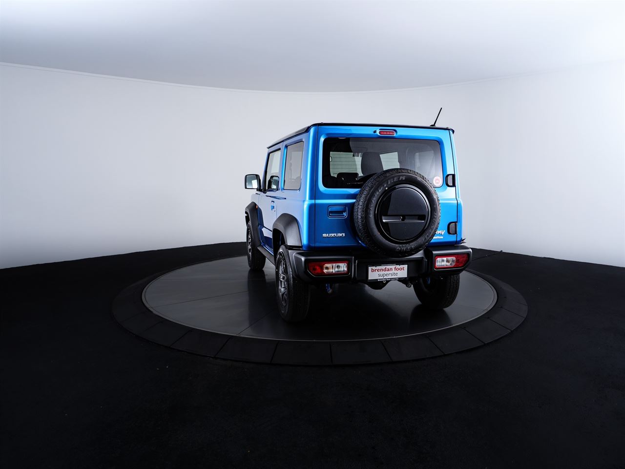 Vehicle image 5