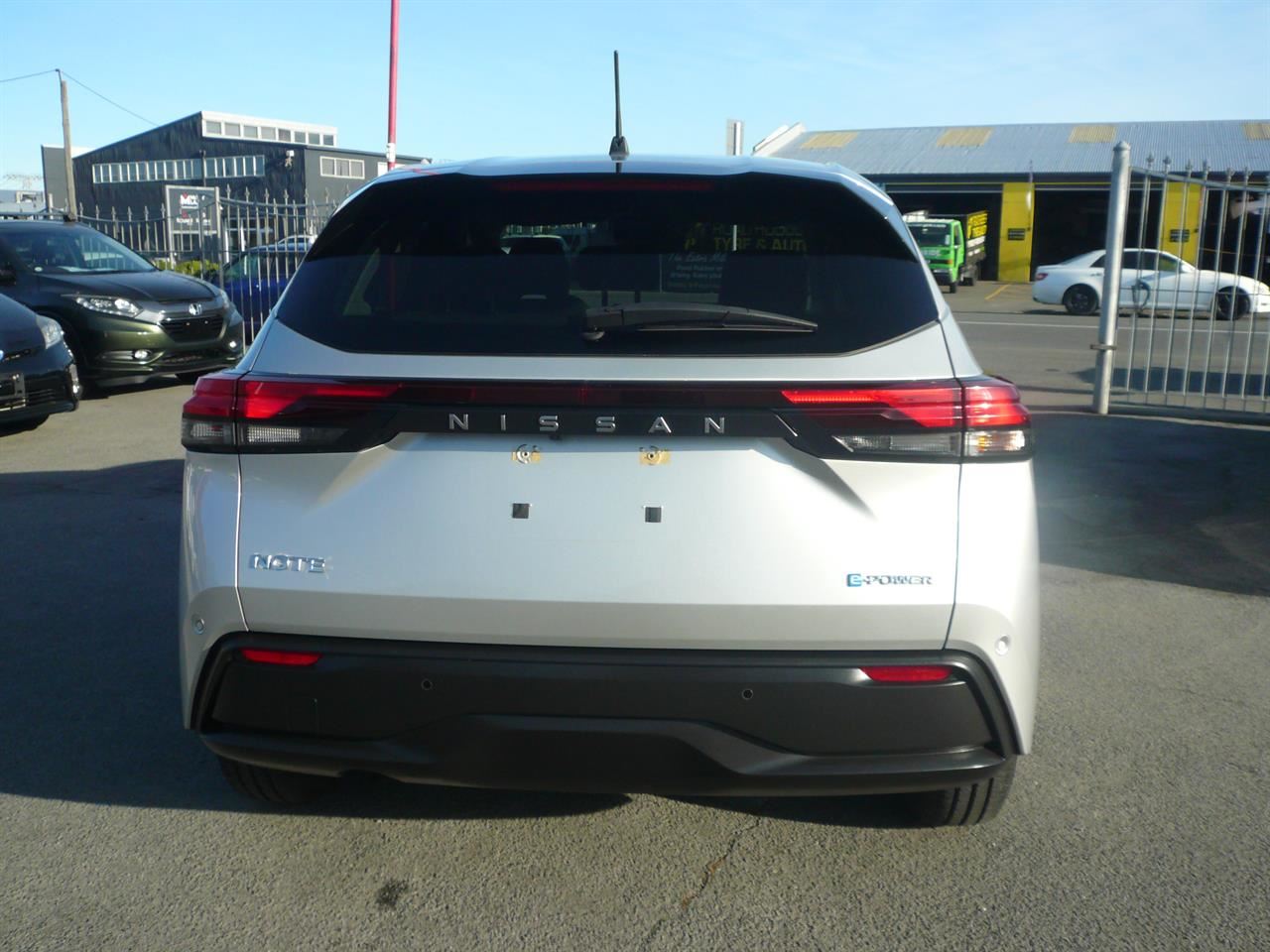Vehicle image 5