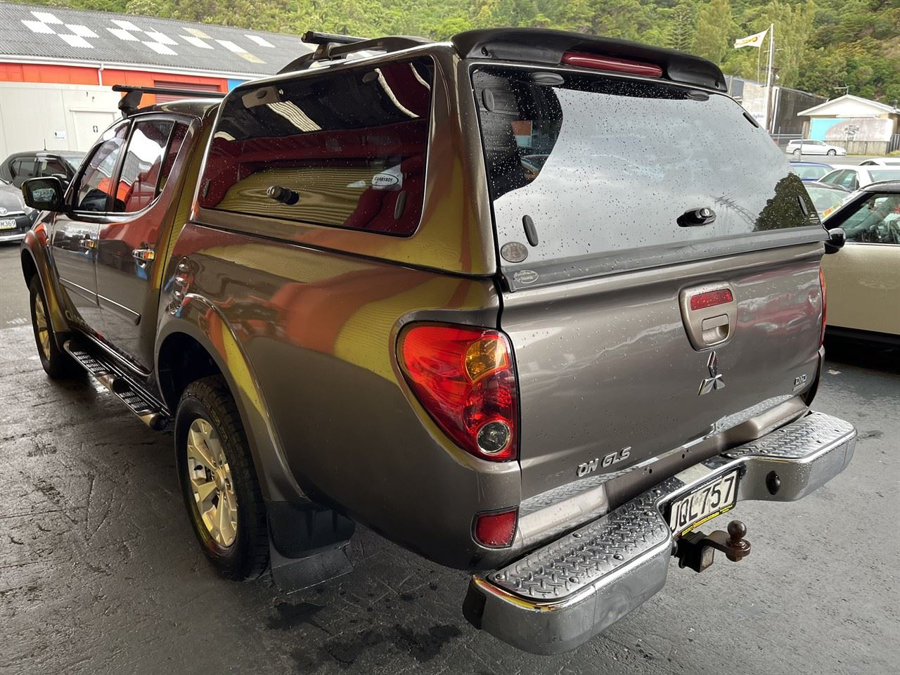 Vehicle image 4