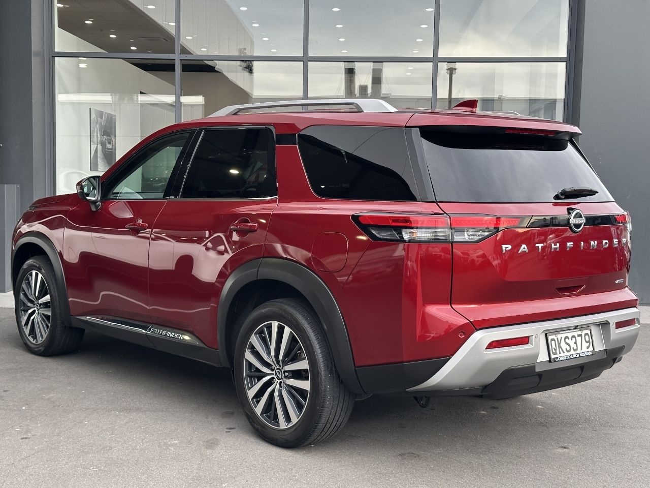 Vehicle image 4