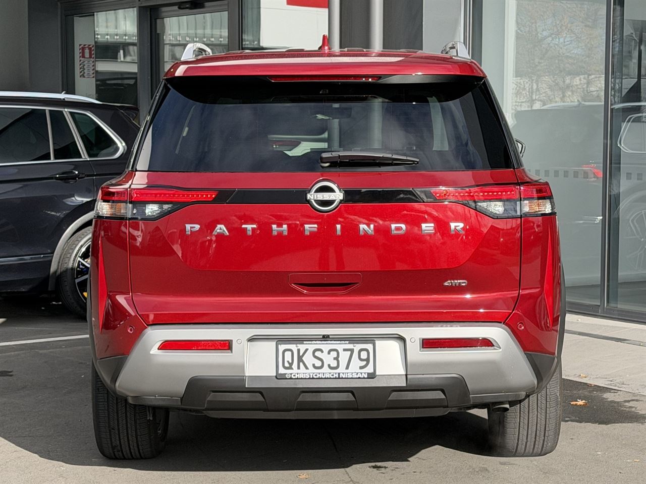 Vehicle image 5