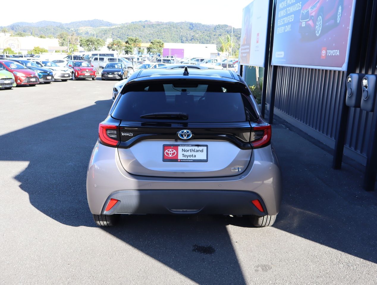 Vehicle image 5