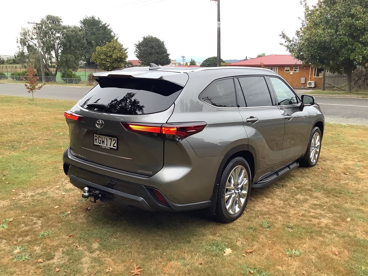 Vehicle image 5