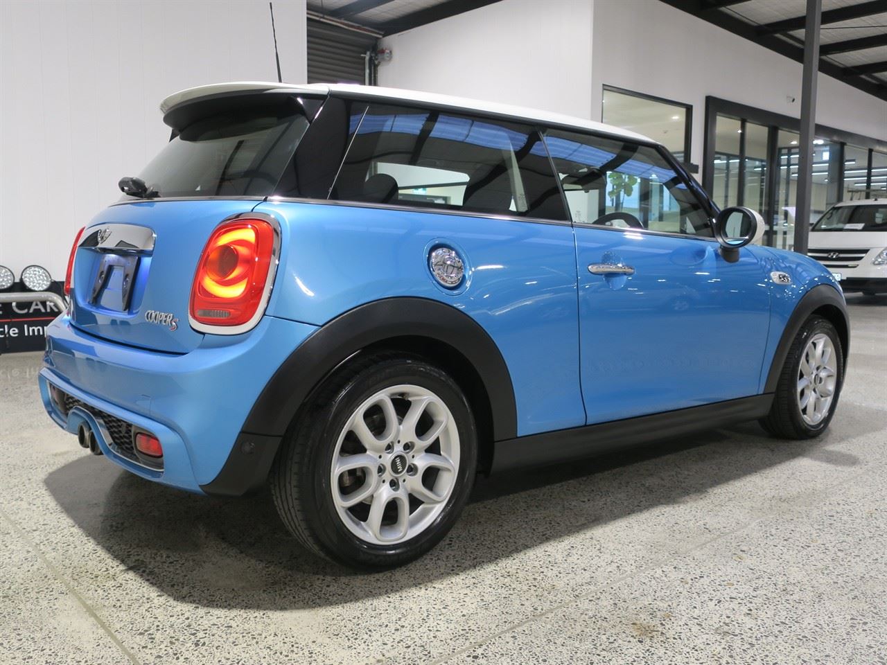 Vehicle image 3