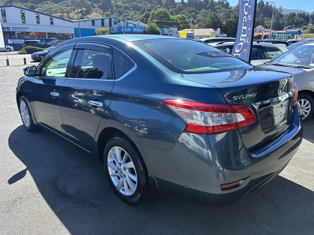Vehicle image 4