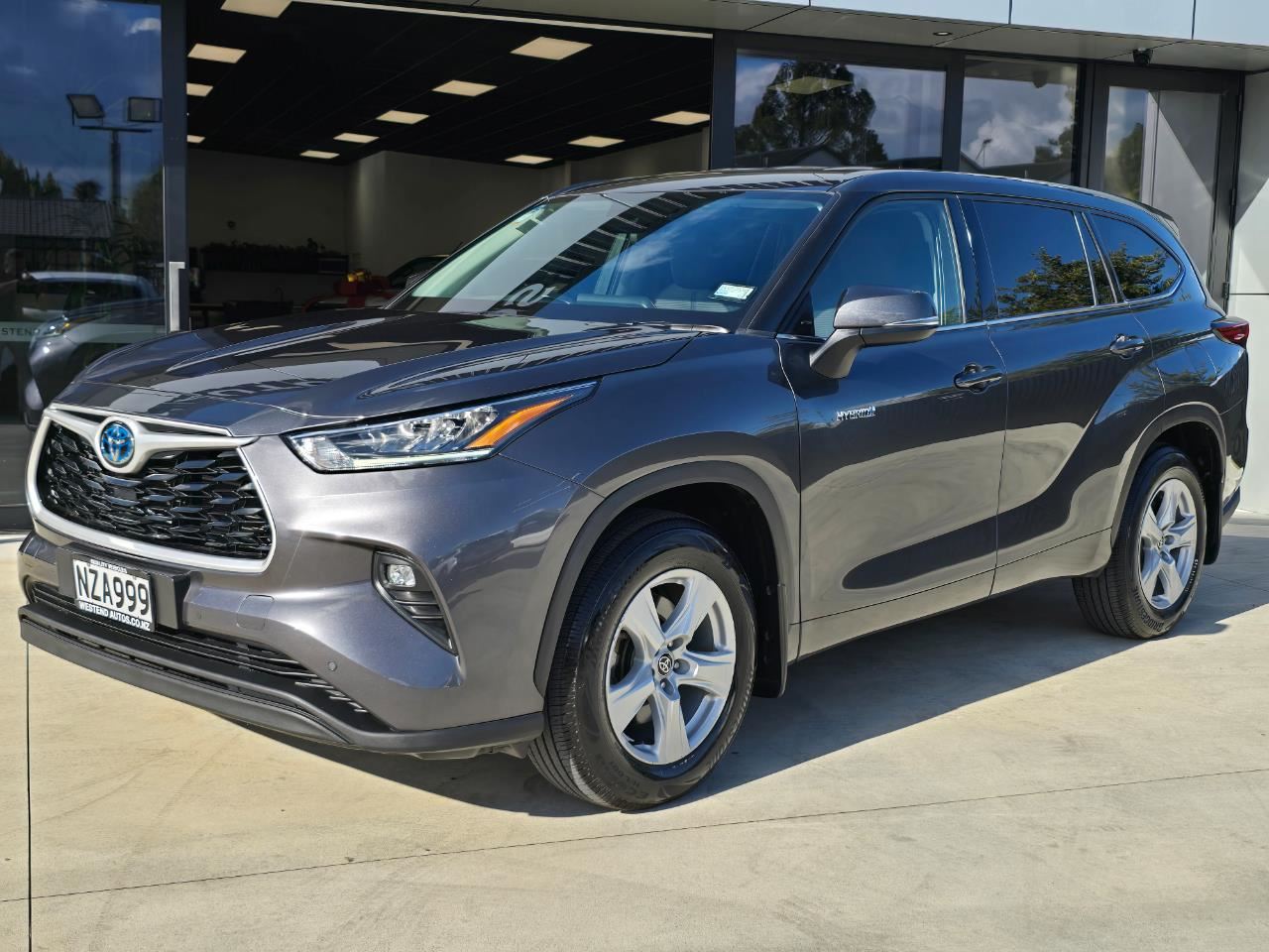 Vehicle image 4