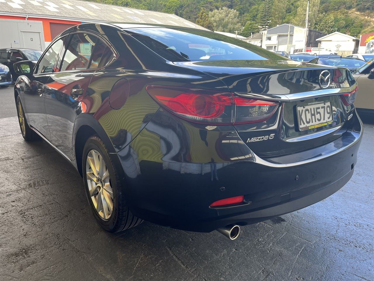 Vehicle image 4