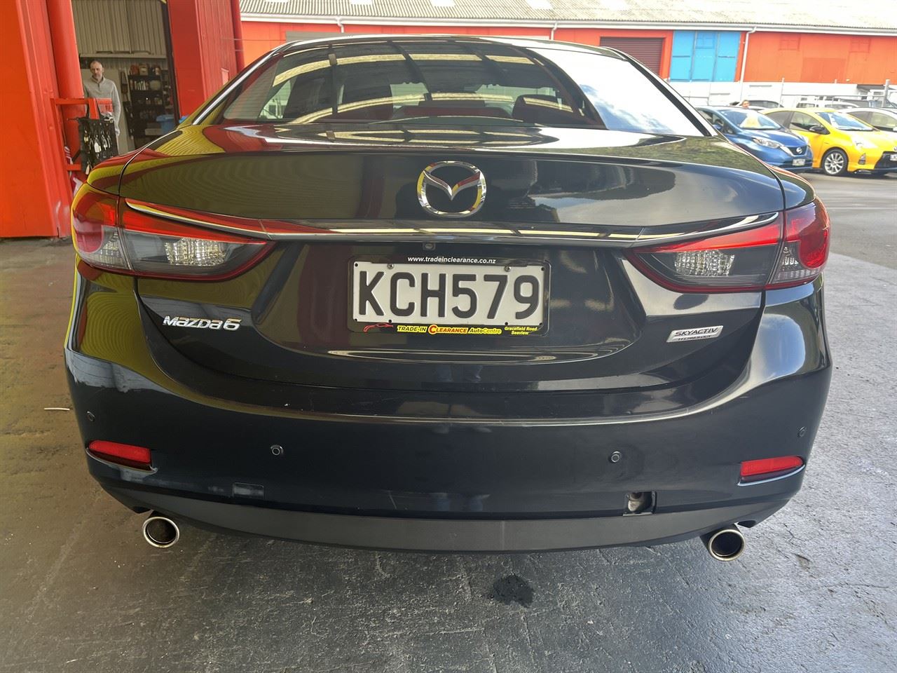 Vehicle image 5