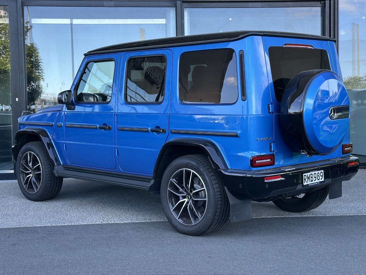 Vehicle image 5