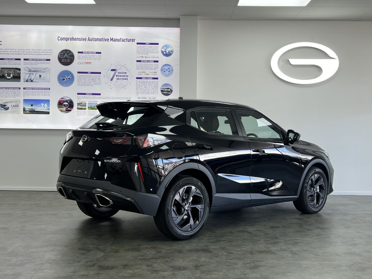 Vehicle image 3