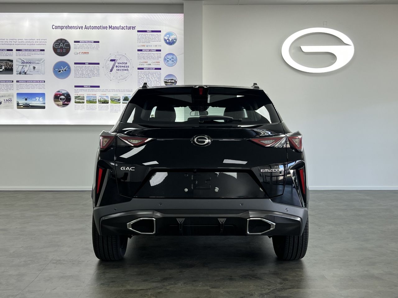 Vehicle image 4