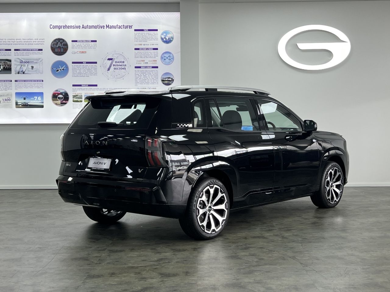 Vehicle image 3