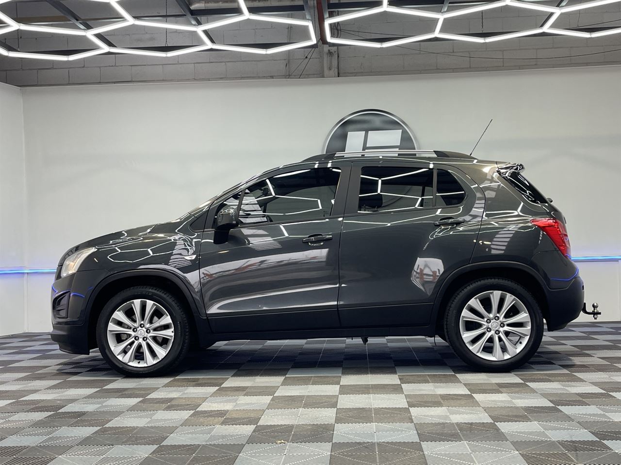 Vehicle image 5