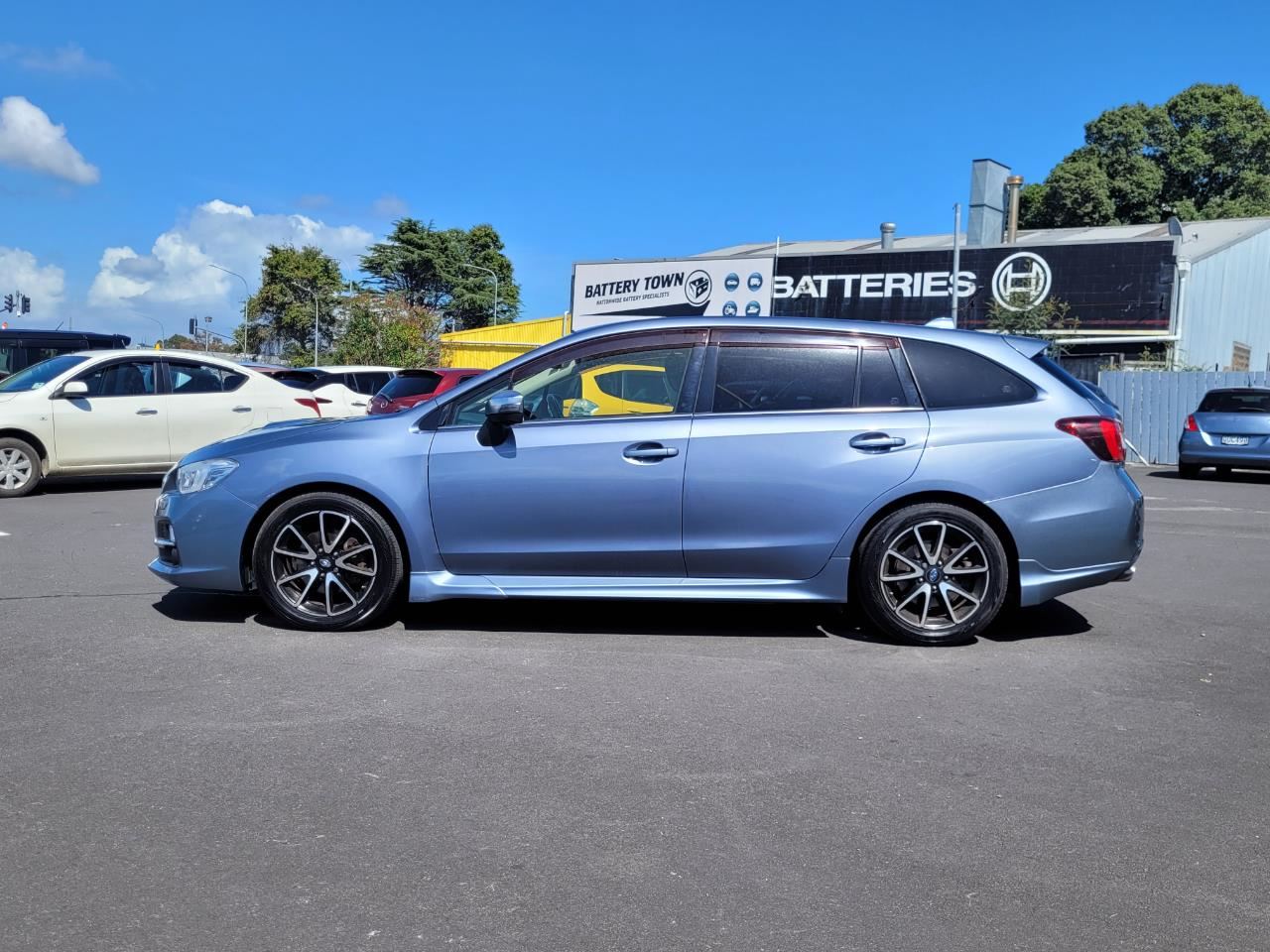 Vehicle image 5