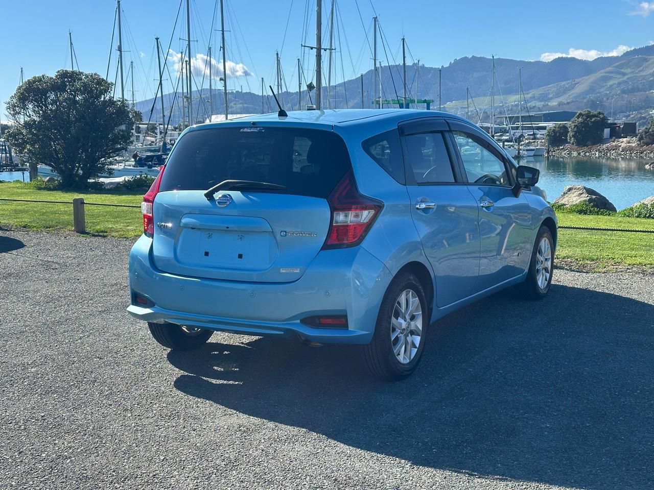 Vehicle image 3