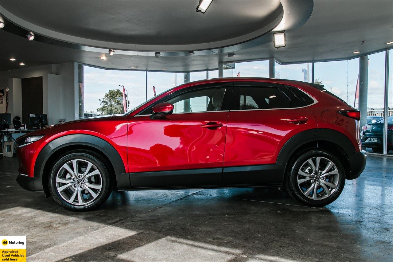 Vehicle image 5