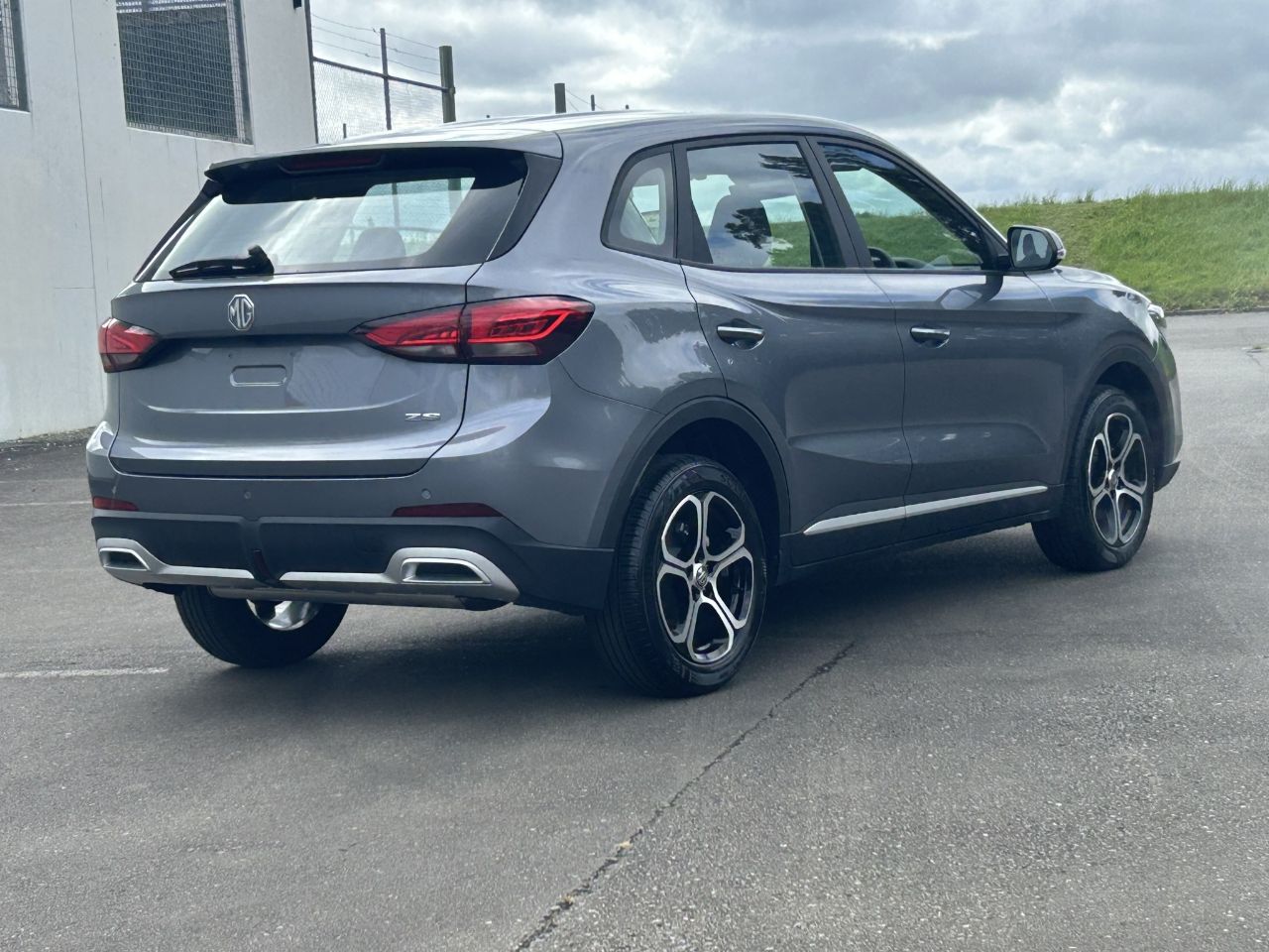 Vehicle image 3