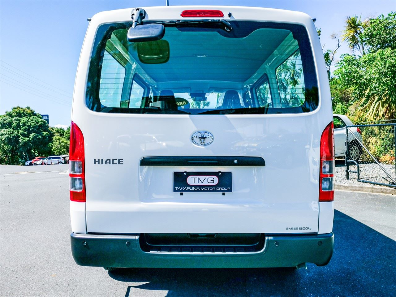 Vehicle image 5