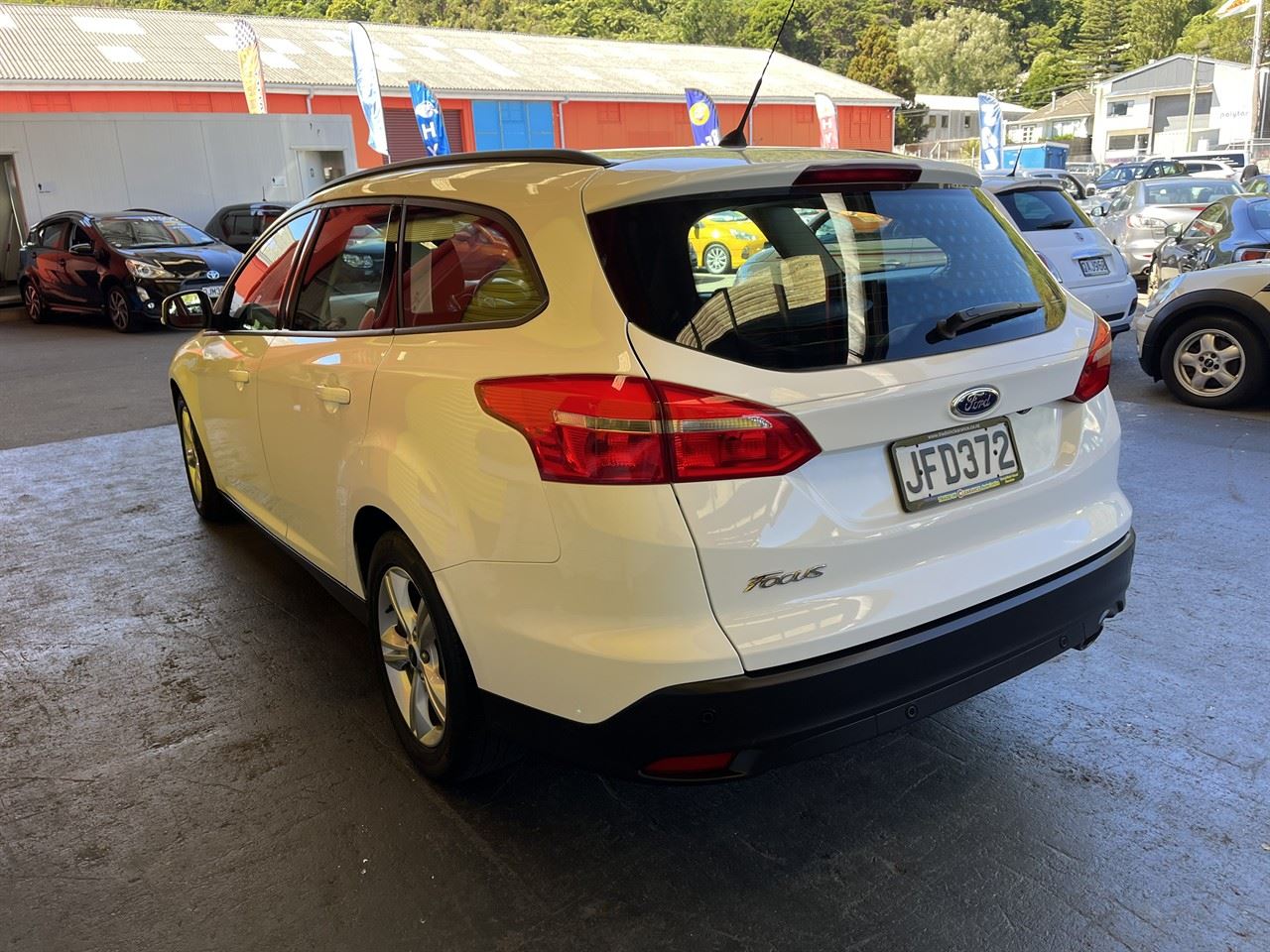 Vehicle image 4