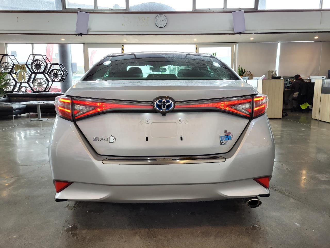 Vehicle image 5