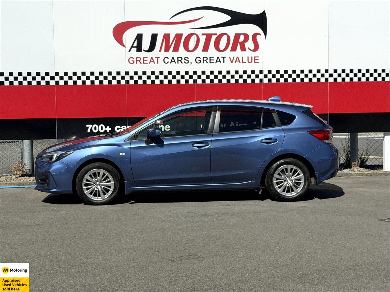Vehicle image 5