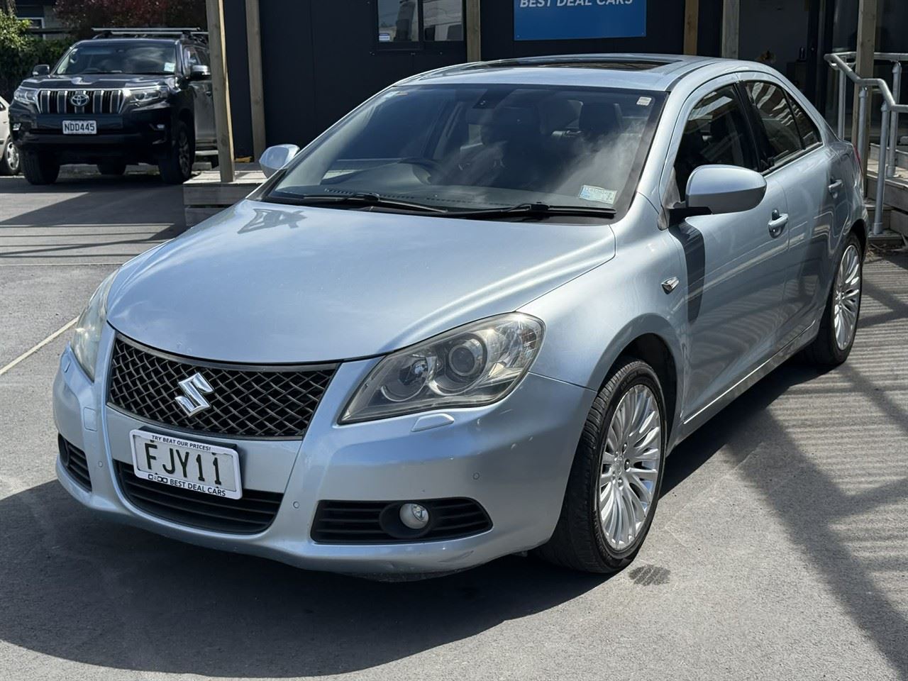 Vehicle image 3