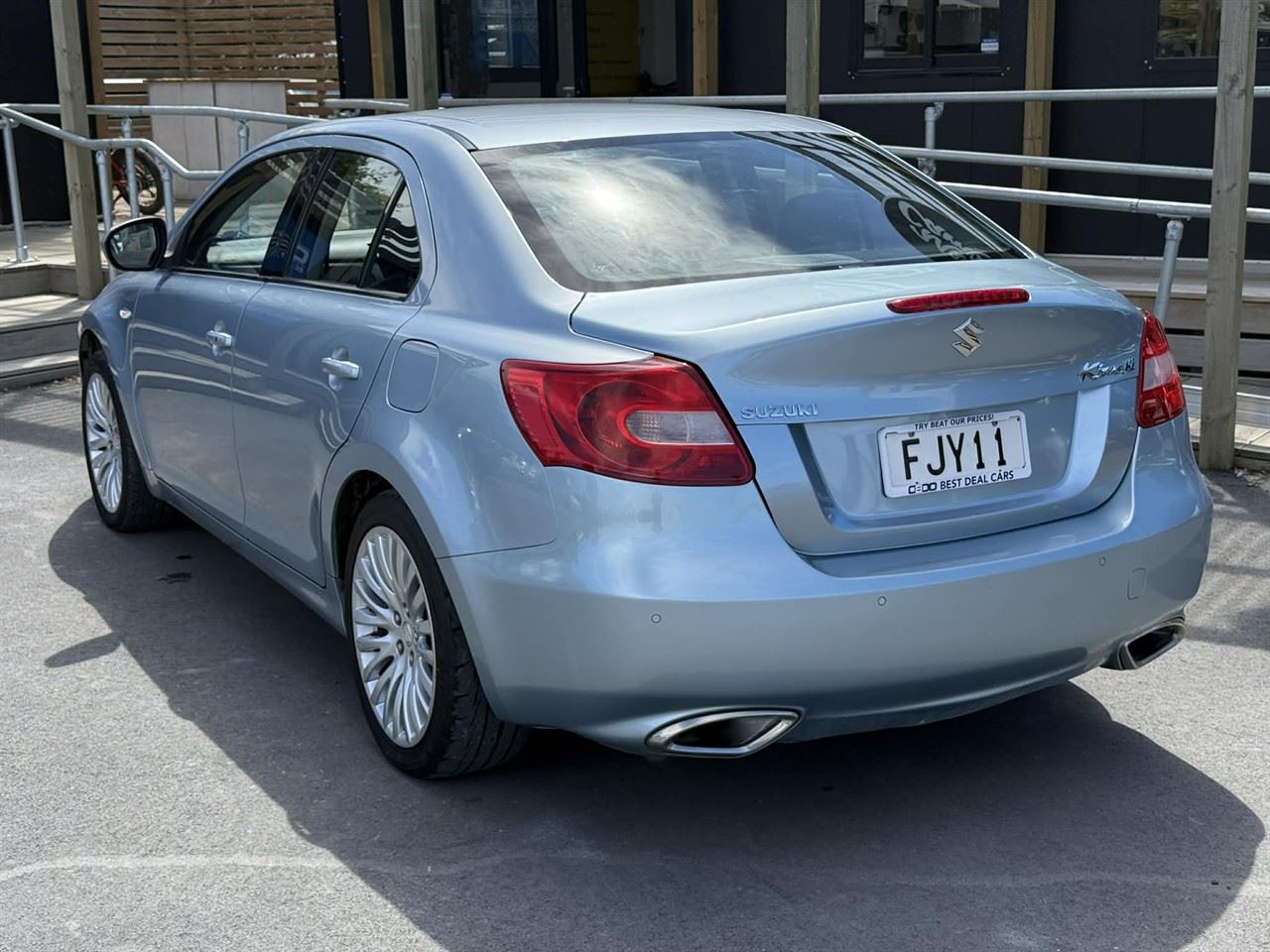 Vehicle image 4