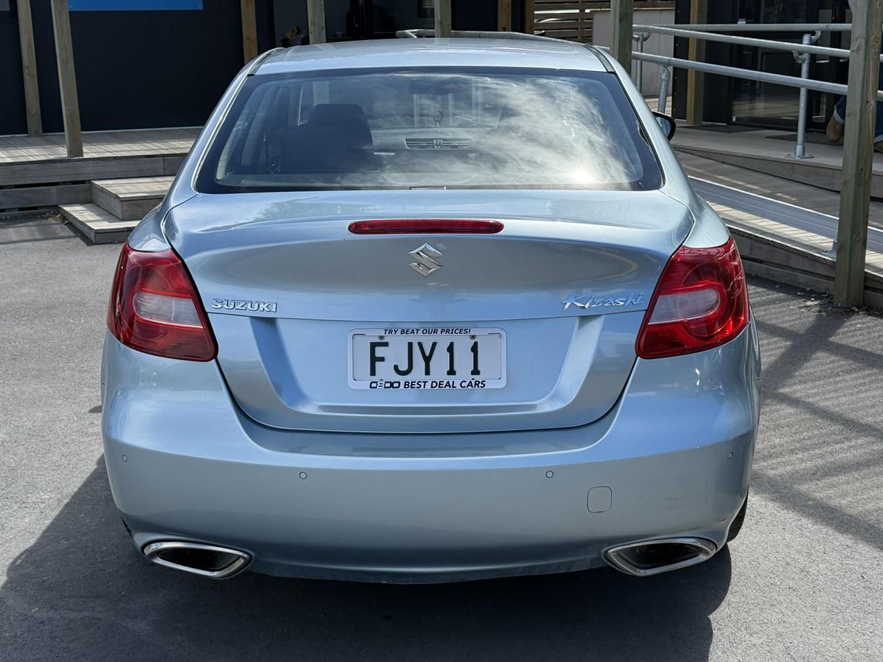 Vehicle image 5