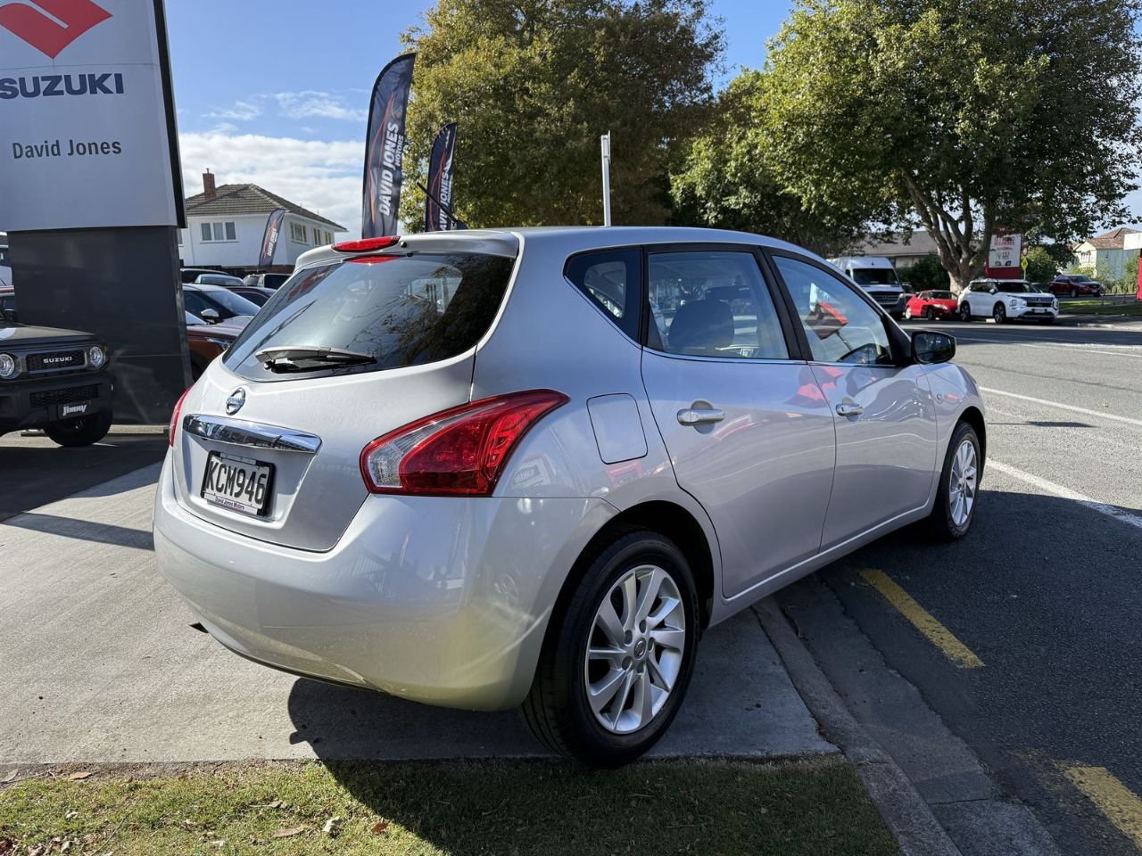 Vehicle image 5
