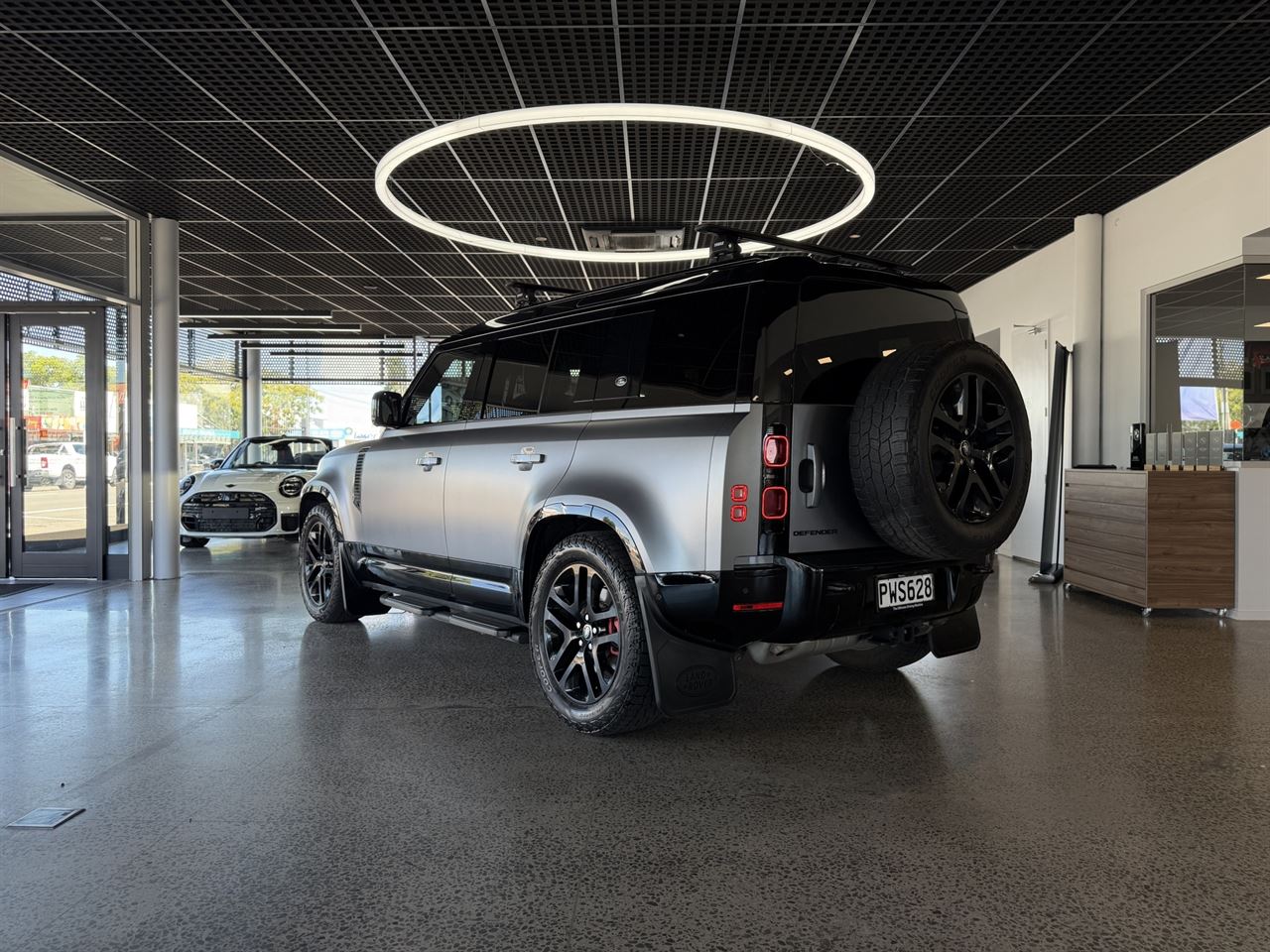 Vehicle image 4