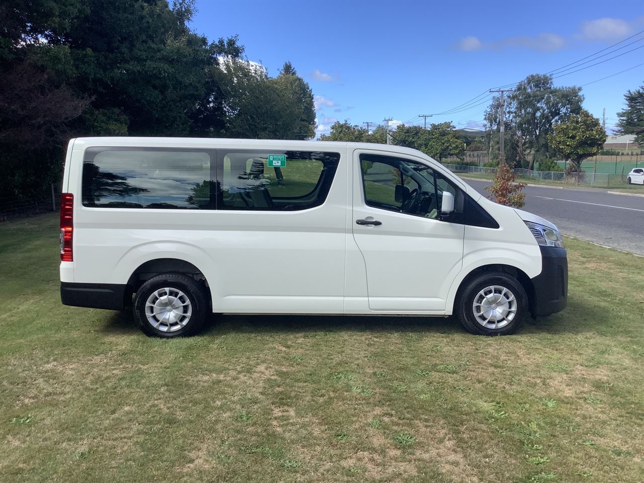 Vehicle image 4