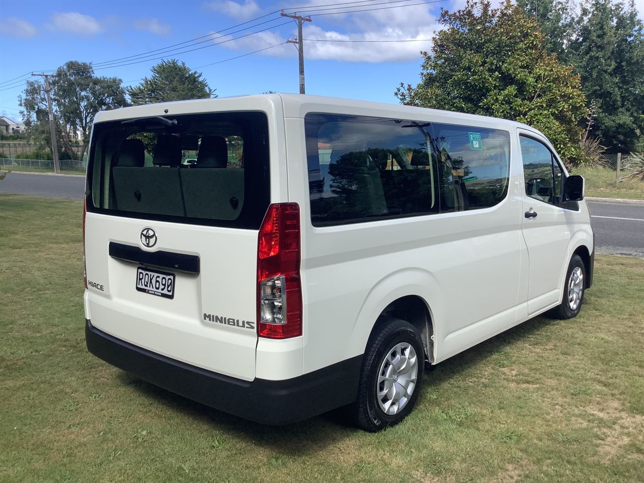 Vehicle image 5