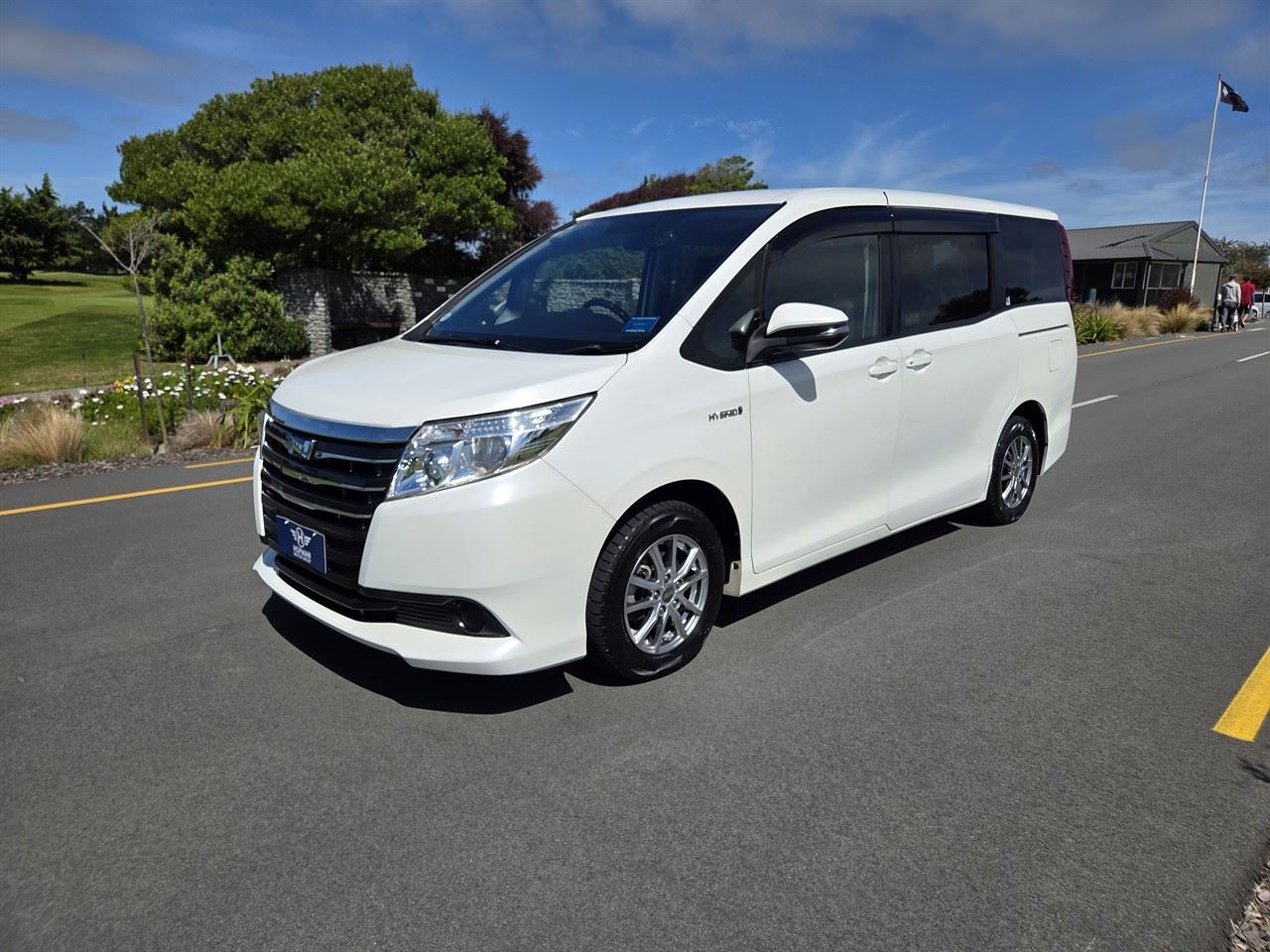 Vehicle image 3